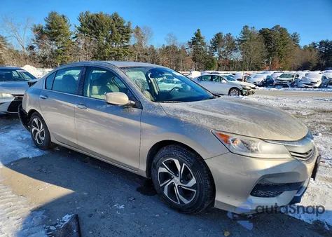 2017 Honda Accord Lx z USA, uszkodzony, nr VIN 1HGCR2F41HA185062